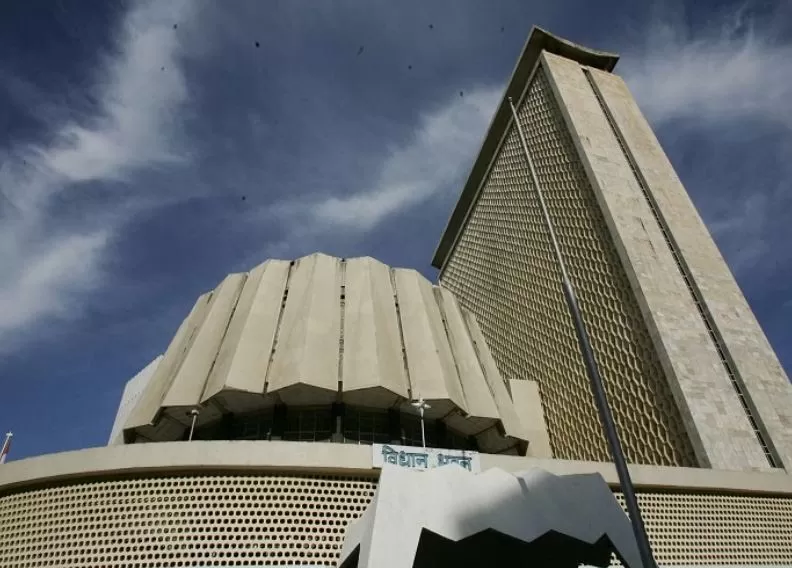 The Global Times | अधिवेशनाला वादळी सुरुवात  राज्यपालांना सत्ताधारी...