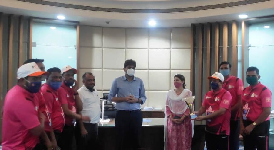 रस्ते सुरक्षा प्रदर्शनीय क्रिकेट स्पर्धेत पालिका संघ...