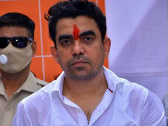 The Global Times | काळेंच्या अटकेसाठी महिला पदाधिकारी आक्रमक