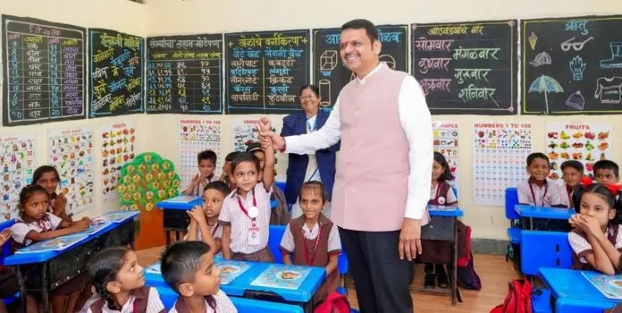 The Global Times | मुख्यमंत्री देवेंद्र फडणवीस यांच्या हस्ते 'आयडियल...