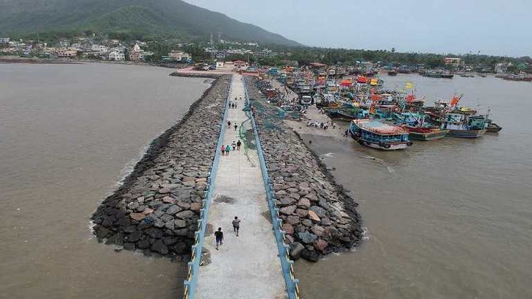 The Global Times | मच्छिमारांना त्रास न होण्याबद्दल सूचना द्या